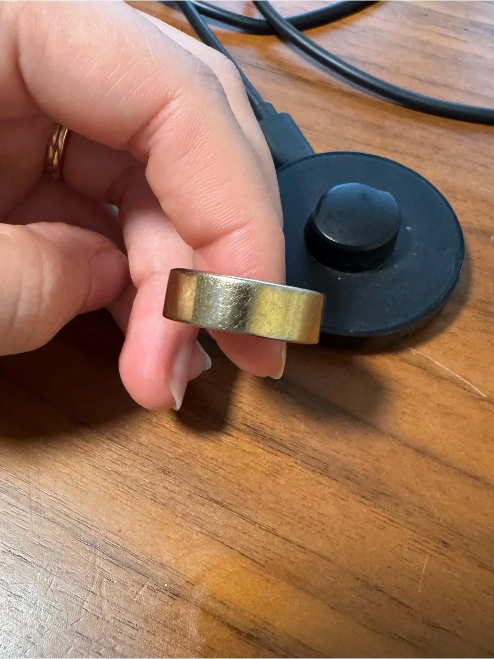 Oura Ring Heritage Gold Generation 3 size 9 with charger